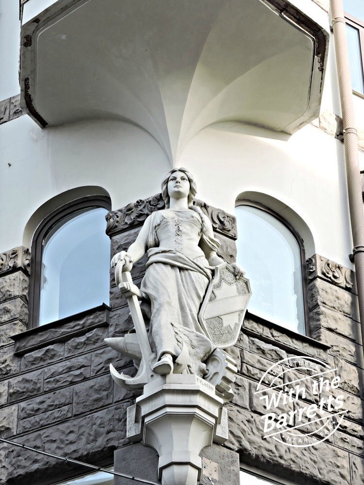 Corner Statue