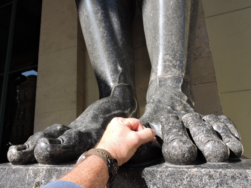 Dan holding toe